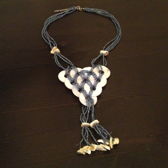 Blue bead and shell detail necklace