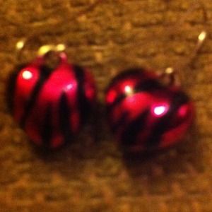 A set of Pink Heart earrings!!