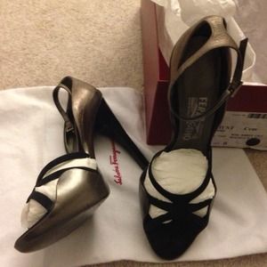 Salvatore ferragamo shoes - size 8 1/2