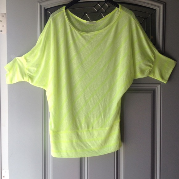 *SOLD* Neon yellow batwing top NWOT