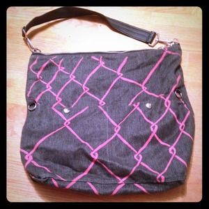 Chain link design handbag never used 👛