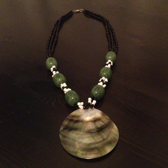 Gorgeous shell and bead necklace