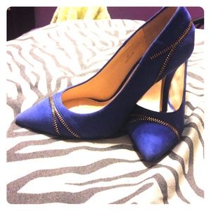 Enzo angiolini pump