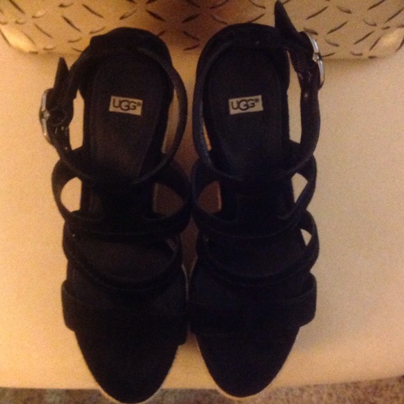 Uggs OFFERS WELCOME