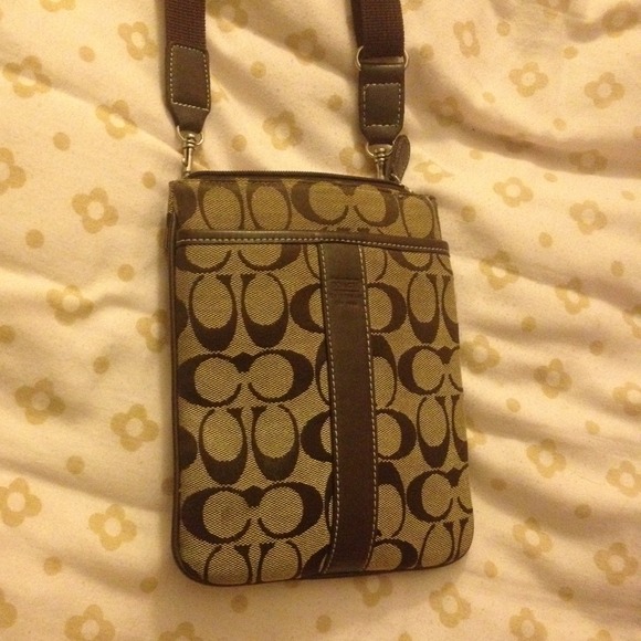 Across body purse