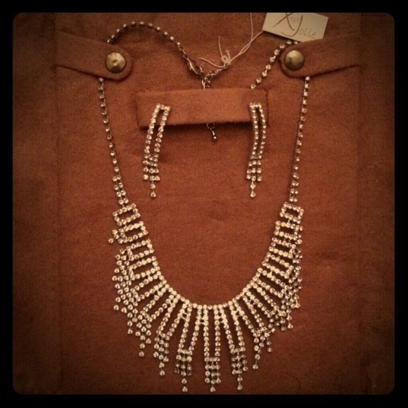 Rhinestone Necklace and Earrings Wrapped Set - Picture 1 of 2