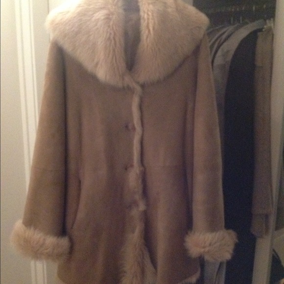 Taupe Shearling - SOLD‼️
