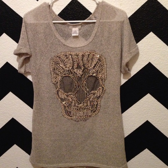 Skull top 😈 - Picture 1 of 4