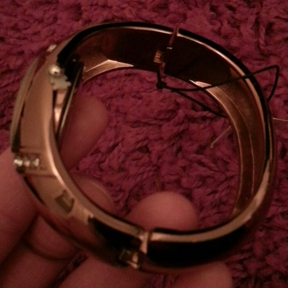 Watch - Picture 2 of 3