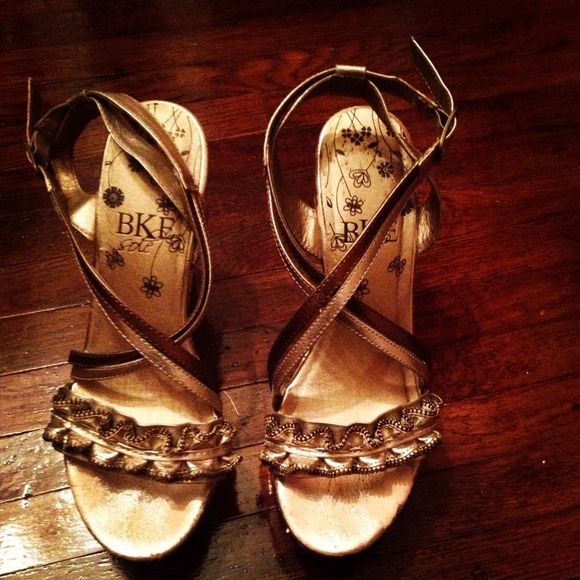 Gold wedges