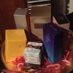 MK Eau of Perfum