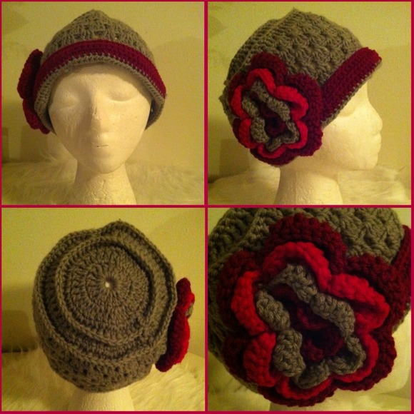KNITTED CAP