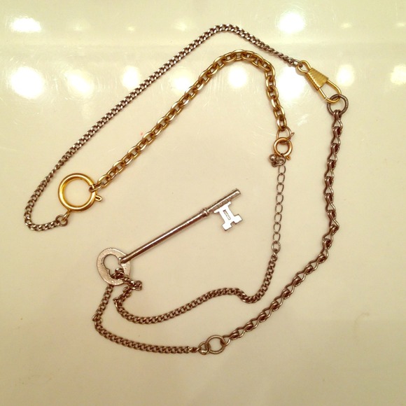 🚫SOLD🚫 Key necklace