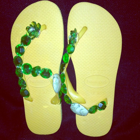 Costumed Havaianas  flip flops