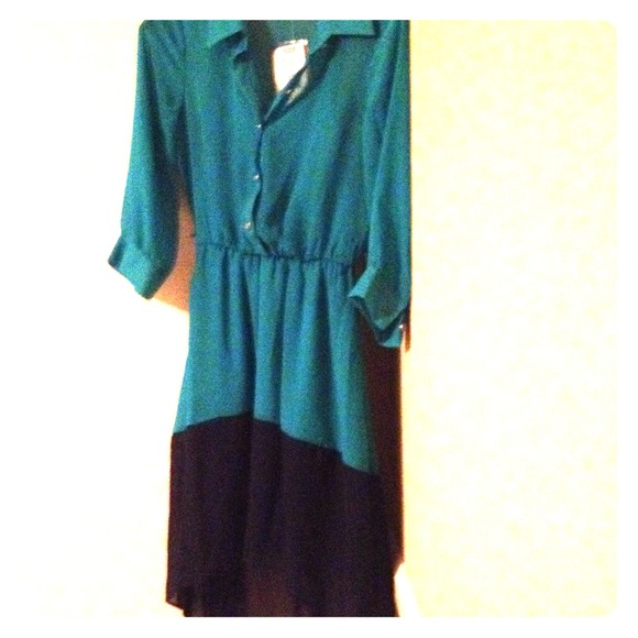 Low-high long sleeve dress with belt