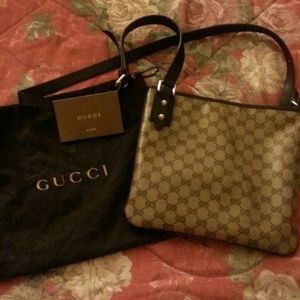 *Sold* Authentic Gucci crossbody Bag