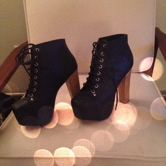 Black litas (inspired)