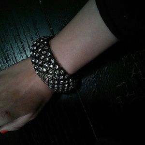 Bangle bracelet