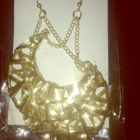Rock and roll wire wrap goldtone pierced earrings!