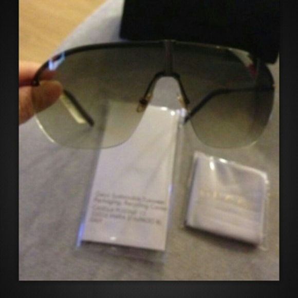 NIB Gucci sunglasses