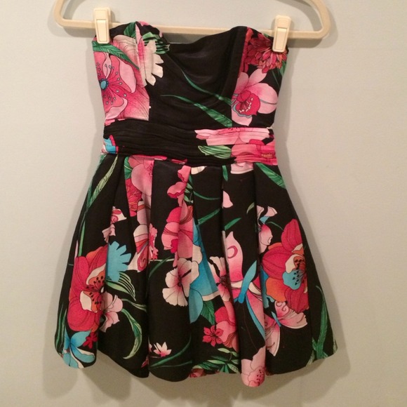 Floral mini strapless dress xxs