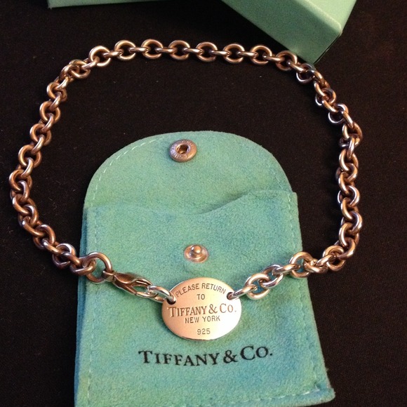 Return to Tiffany Oval Tag Necklace - gently used
