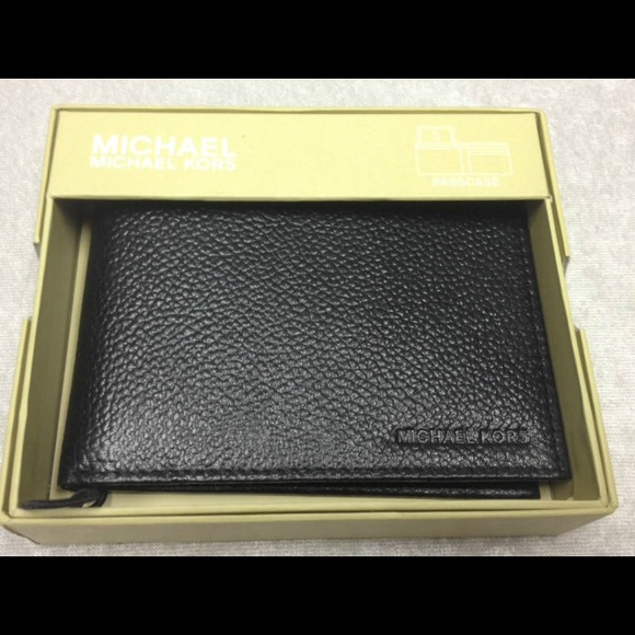 ✳️Trade✳️ for @mariao66Authentic Michael Kors