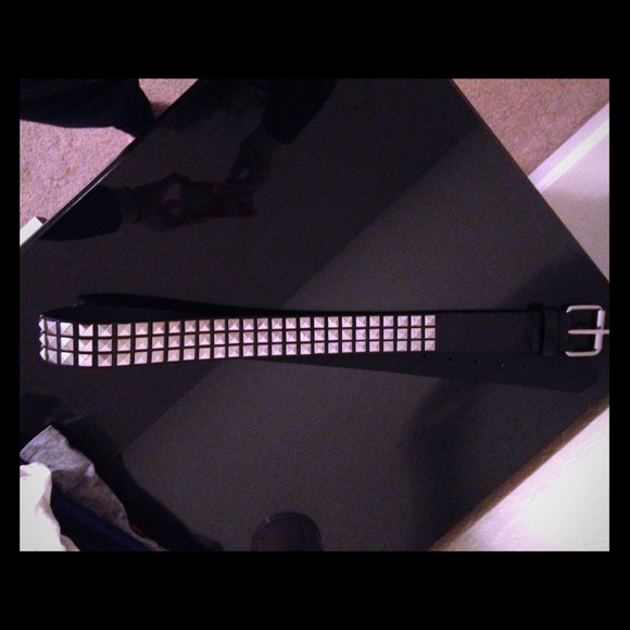 SALE! Hammered Metal black belt NWT!