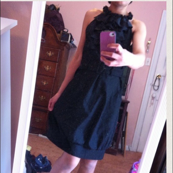 Adorable ruffle top dress - Picture 2 of 2