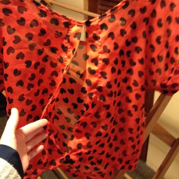 Small Red Heart Top - Picture 4 of 4