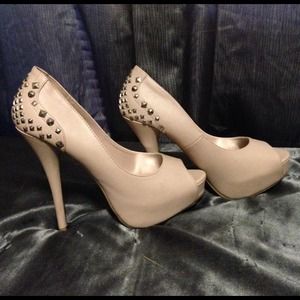 Nude Studded Heals