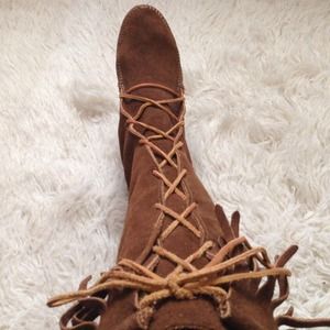 Minnetonka Tall Moccasin Boots, size 10