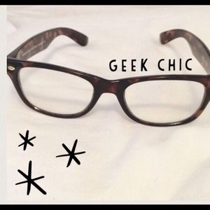 Tortuous shell frame glasses.