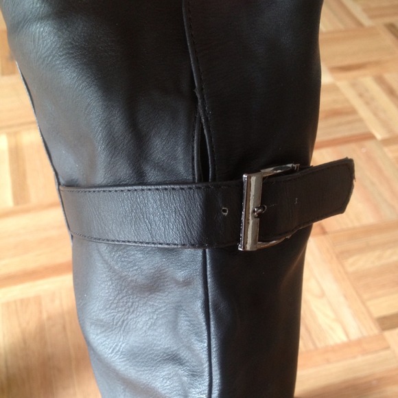 ⬇REDUCED⬇ Over-the-Knee Pleather Boots - Picture 4 of 4