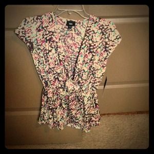 Floral top, cute for work or school! Brand new