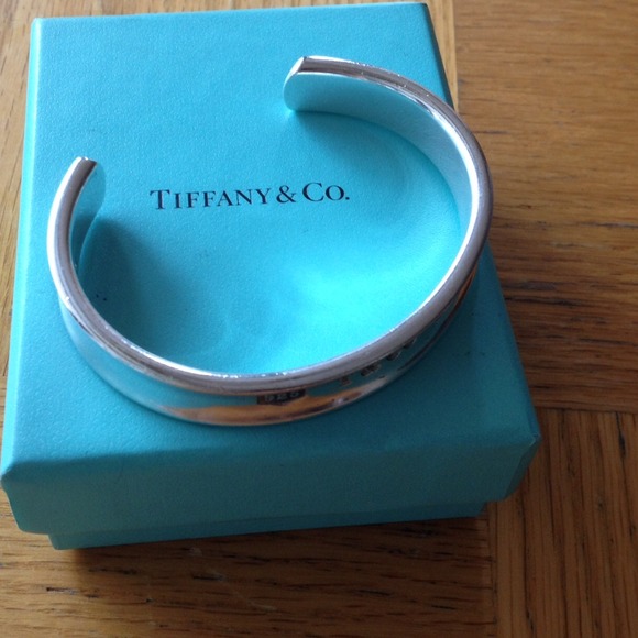 ❗️Gifted❗️💯Authentic Tiffany .925 cuff - Picture 4 of 4