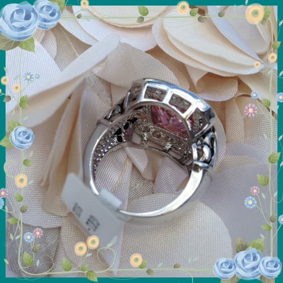 SOLD Pink Crystal Silver/gold tone RING - Picture 3 of 4