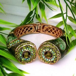 New! Gorgeous-Hinge-Bangle