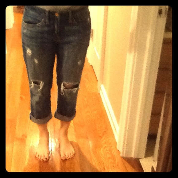 AE distressed boyfriend crop jean