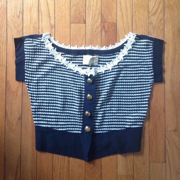 lia Molly Sweaters - NWT Lia Molly Cropped Cardigan