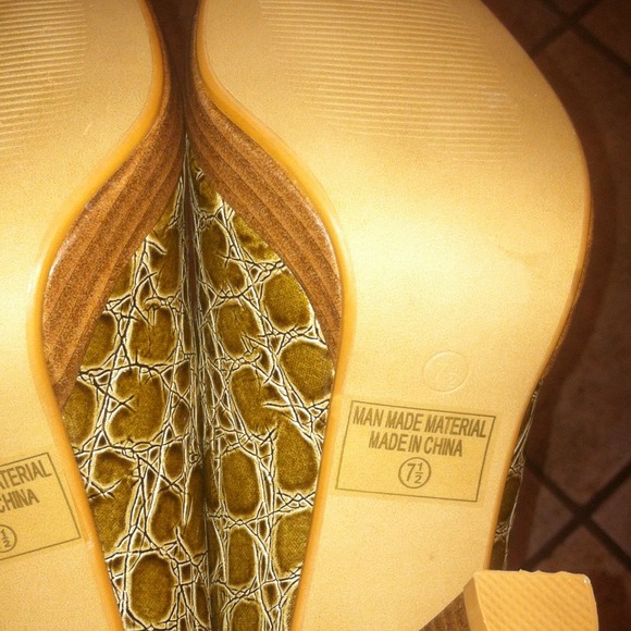 Stermax & Co Olive Green Crocodile Style Heels - Picture 4 of 4