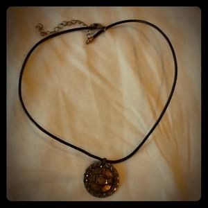 🎁DONATED💞Chinese medallion pendant necklace💕