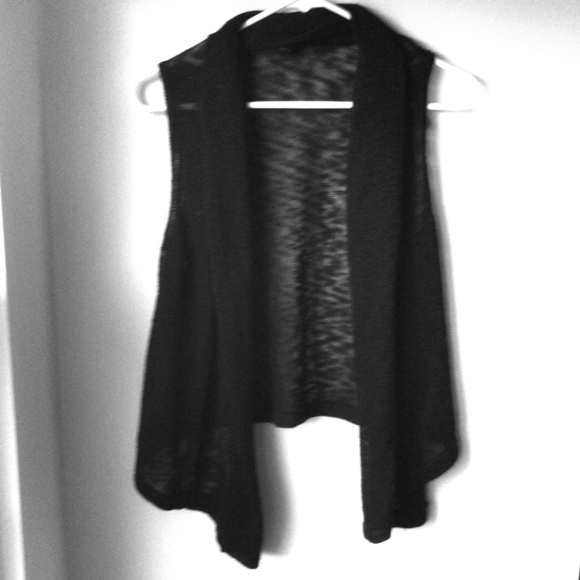 Sleeveless cardigan