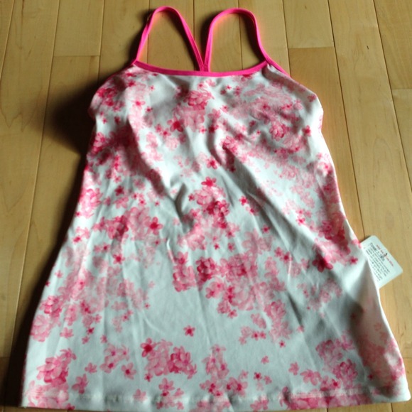 Lululemon power y tank NWT