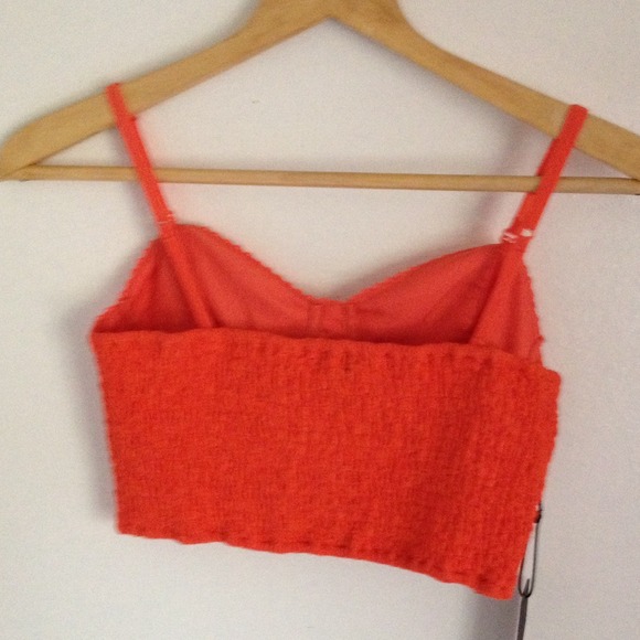 Aritzia beautiful crop top! - Picture 2 of 4