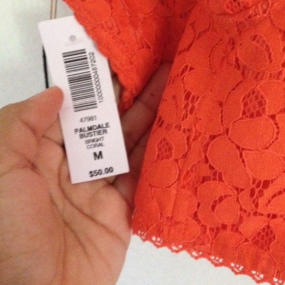 Aritzia beautiful crop top! - Picture 4 of 4