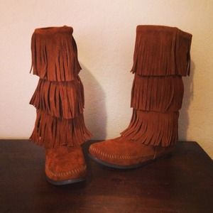 Minnetonka calf 3 layer fringe boots