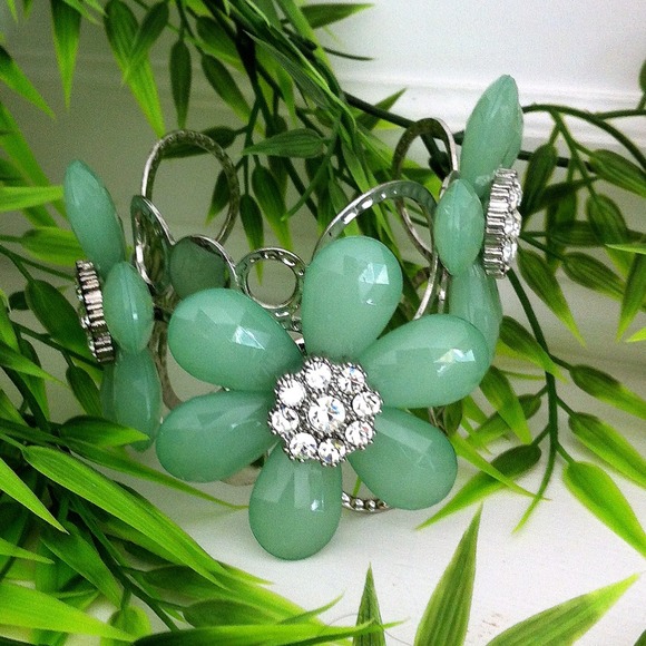 New! Gorgeous-Fashion-Cuff