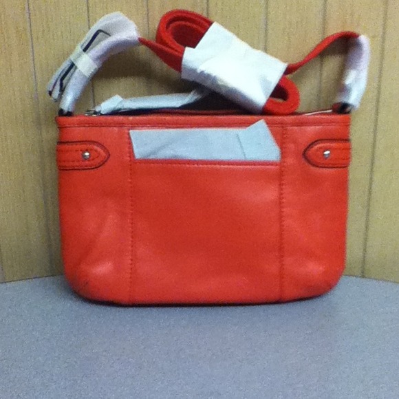 Brand New Coach Purse Was on Hold π Never Heardπ - Picture 2 of 4