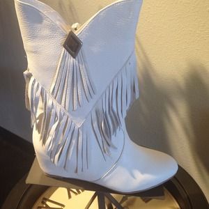 Fringe party boot